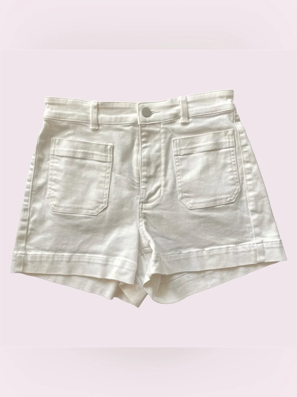 Everlane white square pockets shorts